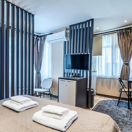 Equipment Modernist Design - In The Bosphorus - Galataport - Taksim Apartment