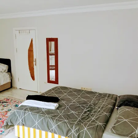 Forest Villa-2 , 6 Minutes From The Airport Bed & Breakfast *