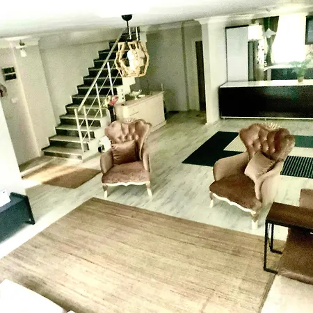 Forest Villa-2 , 6 Minutes From The Airport Bed & Breakfast