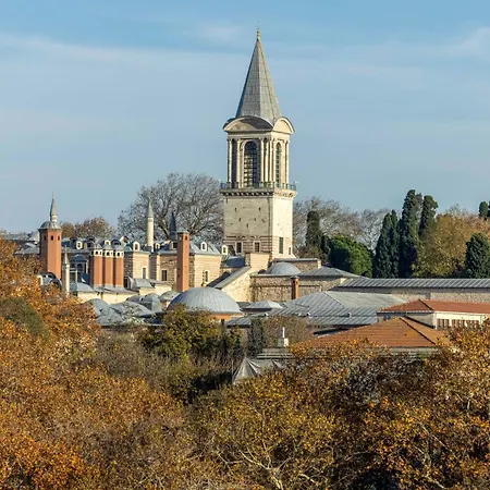 Raymond Old City Hotel 4*