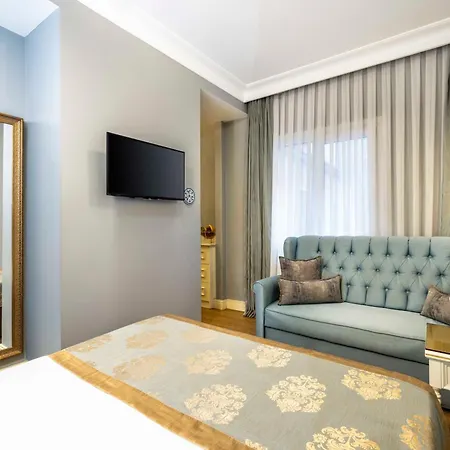 Raymond Old City Hotel