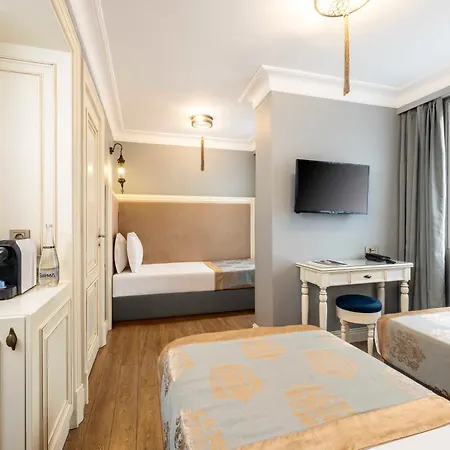 Hotel Raymond Old City