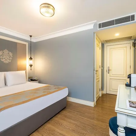 Szálloda Raymond Old City 4*