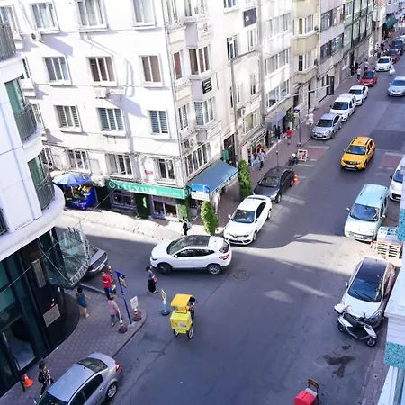 Palas Apartments *