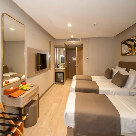 Rayelin Old Town Hotel 4*