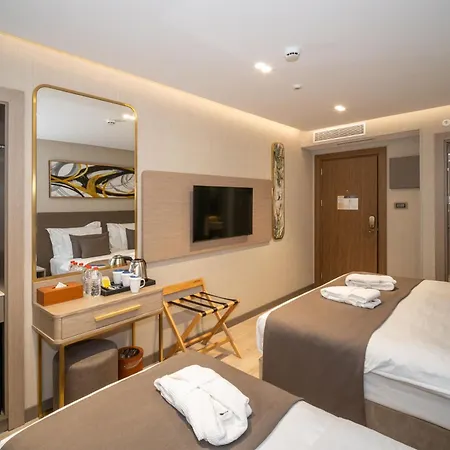 Rayelin Old Town Hotel 4*