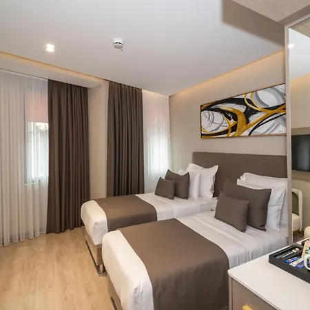 Rayelin Old Town 4*