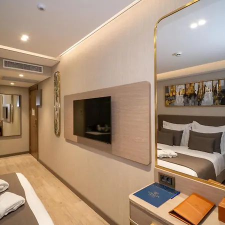 Hotel Rayelin Old Town 4*