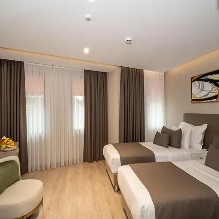 Rayelin Old Town 4*