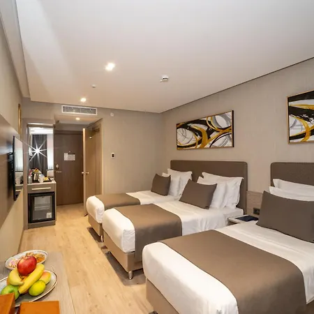 Hotel Rayelin Old Town 4*
