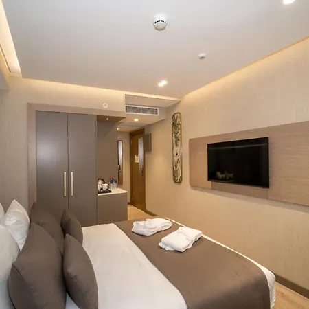 Rayelin Old Town Hotel