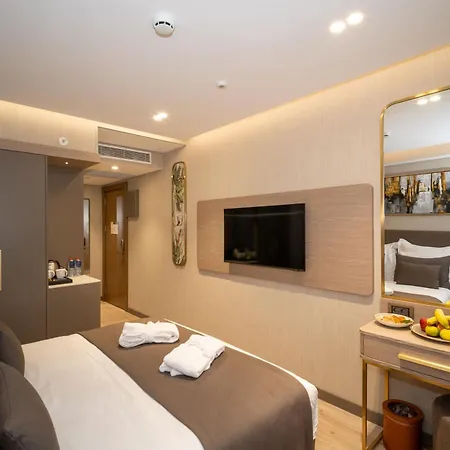 Rayelin Old Town 4*