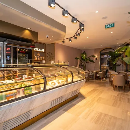 Hotel Rayelin Old Town 4*