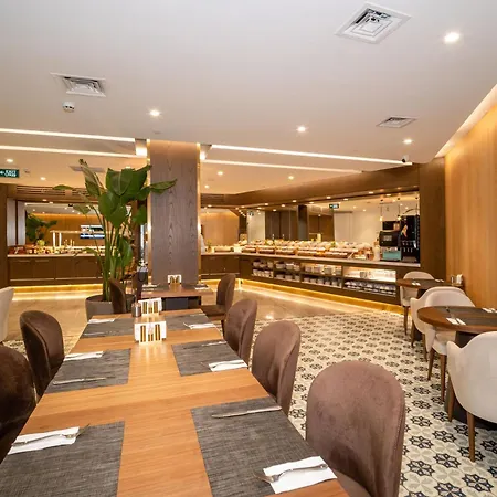 Rayelin Old Town Hotel