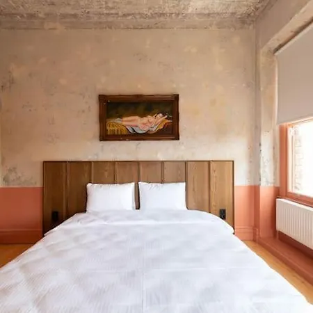 Penelope's Loft - Just Renovated 5br In Centre