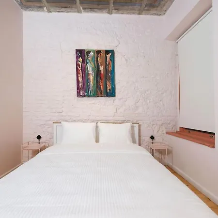 Penelope's Loft - Just Renovated 5br In Centre *