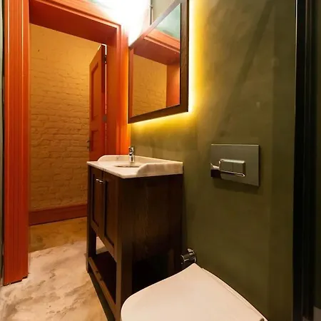 Penelope's Loft - Just Renovated 5br In Centre * Istanbul