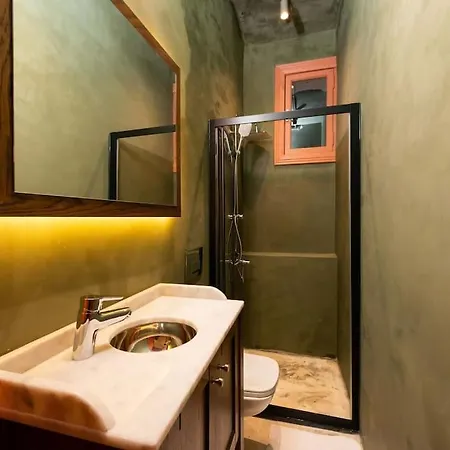 Penelope's Loft - Just Renovated 5br In Centre * Istanbul