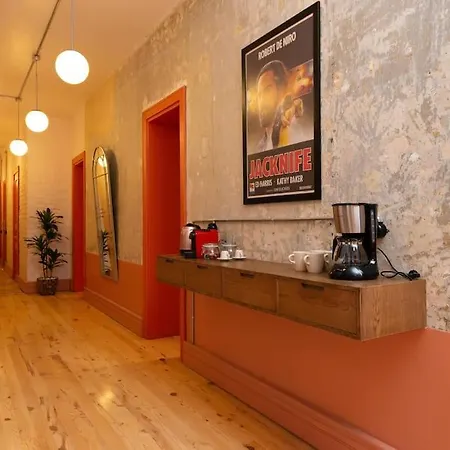 Penelope's Loft - Just Renovated 5br In Centre Apartment *