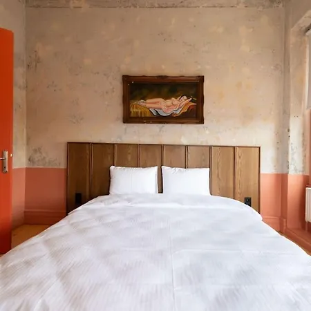 Penelope's Loft - Just Renovated 5br In Centre Apartment Istanbul