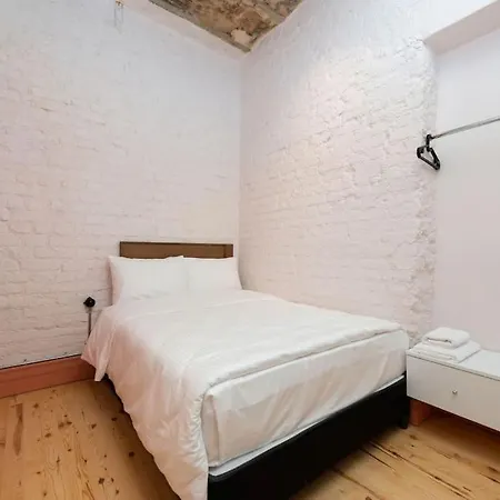 Penelope's Loft - Just Renovated 5br In Centre *
