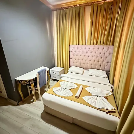 Old Family Hotel