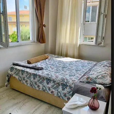 Forest Villa-2 , 6 Minutes From The Airport Bed & Breakfast *