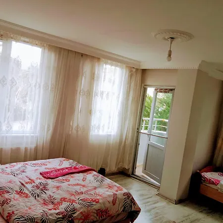 Forest Villa-2 , 6 Minutes From The Airport Bed & Breakfast *