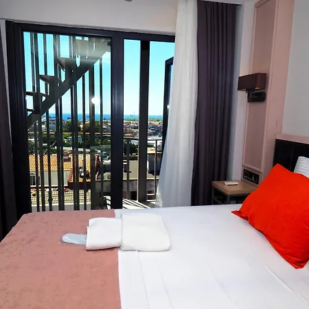 Premium Old Hotel 3*