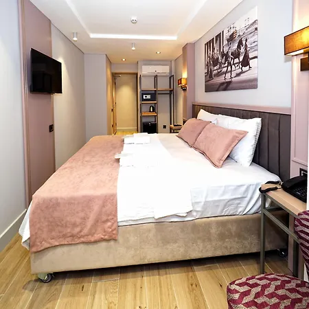 Premium Old Hotel 3*