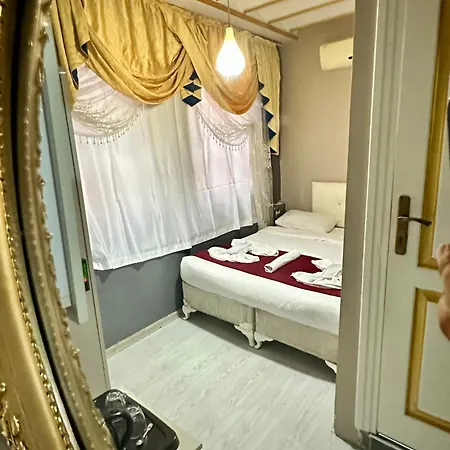 Old Family Hotel 2*