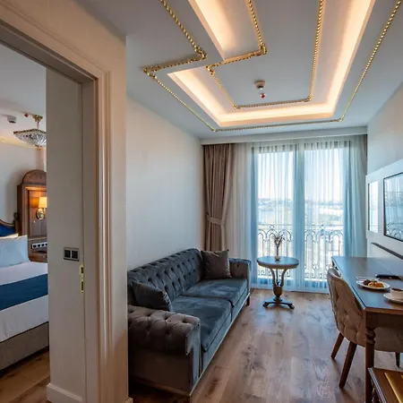 Nova Plaza Pera 4*