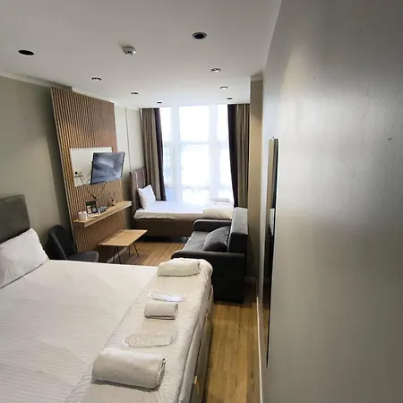 Edwin Hotel 3*