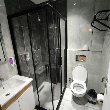 Edwin Hotel 3*
