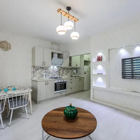 Palas Apartments *