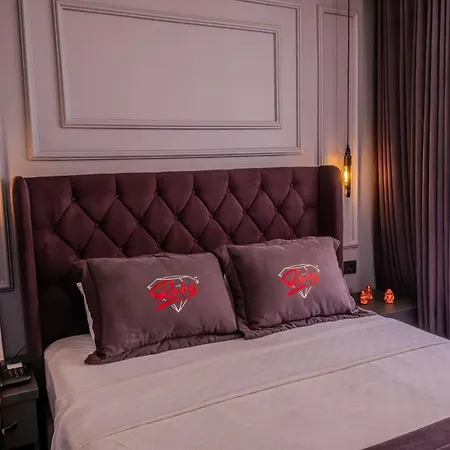 Ruby Hotel *