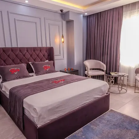 Ruby Hotel *