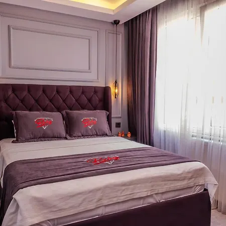 Ruby Hotel *