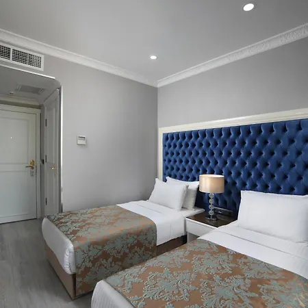 Hotel White Monarch