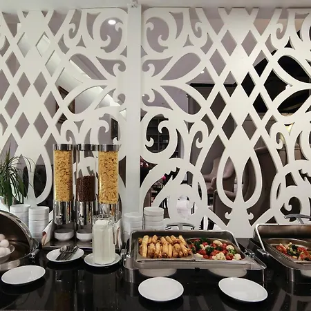 White Monarch Hotel 4*
