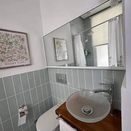 Inn Levant De Luxe