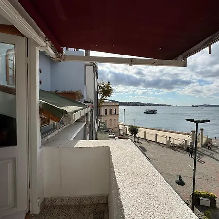 Levant De Luxe Inn