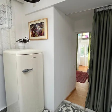 Levant De Luxe Inn *