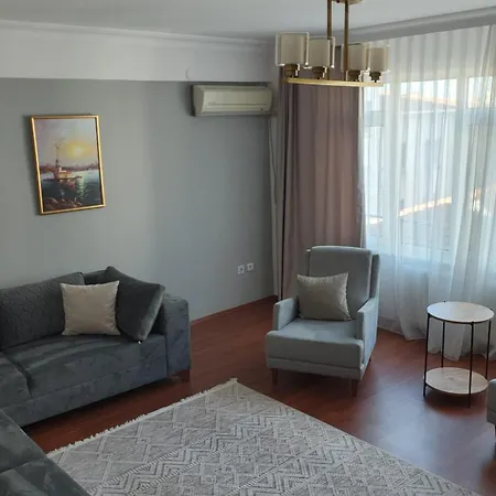 Apartment Kadikoy Merkezi Konumda *