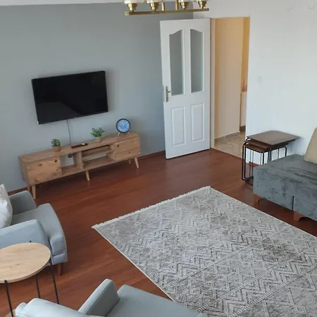 Kadikoy Merkezi Konumda Apartment *
