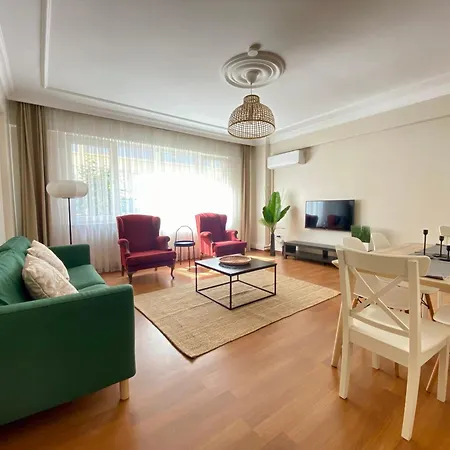 Spacious & Center 3 Bedroom Flat - No2 Apartment