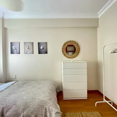 Spacious & Center 3 Bedroom Flat - No2 Apartment