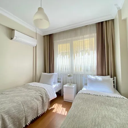 Apartment Spacious & Center 3 Bedroom Flat - No2