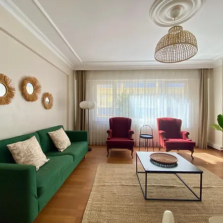 Apartment Spacious & Center 3 Bedroom Flat - No2