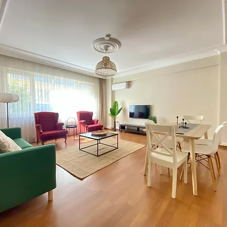 Spacious & Center 3 Bedroom Flat - No2